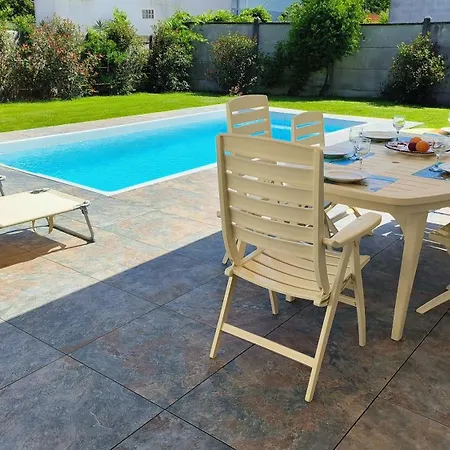La Maison De La Piscine Chauffee Et A 200 M Prázdninový dům *